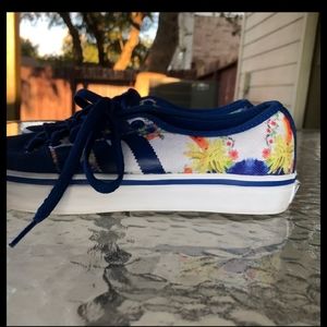 ADIDAS FLOWER PATTERN SNEAKERS